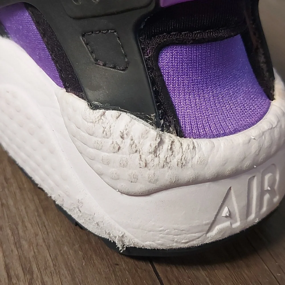 Nike Huarache Men's White Black Purple Athletic Shoes - Picture 6 of 10